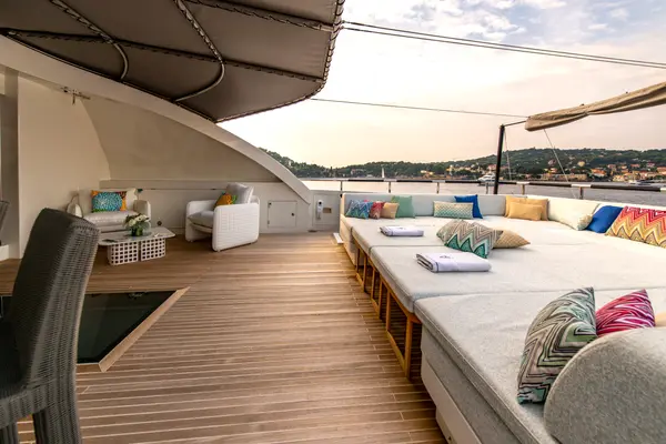 GEMS II yacht photo
