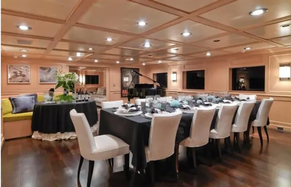 VOYAGER yacht photo