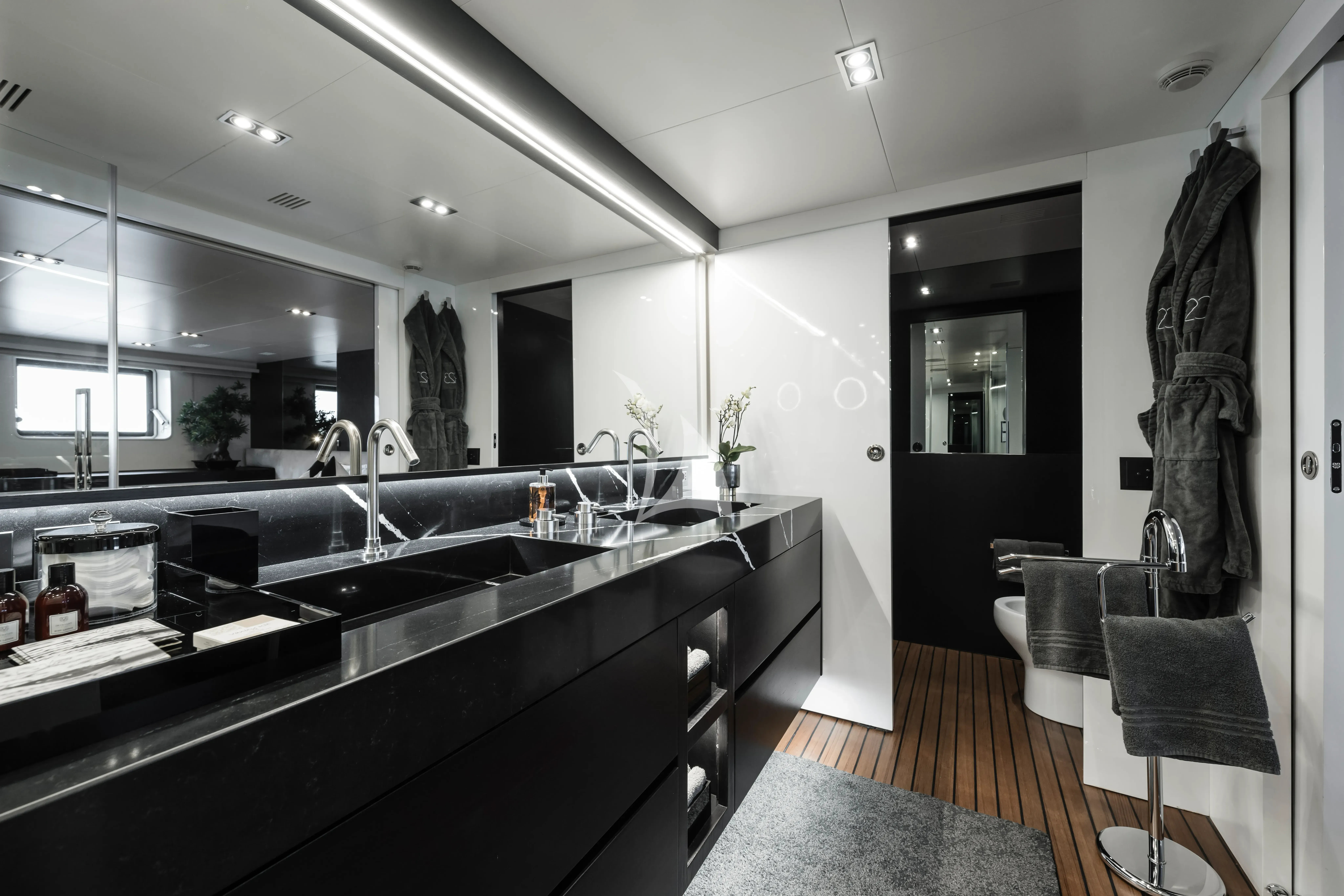 R23 - interior 4