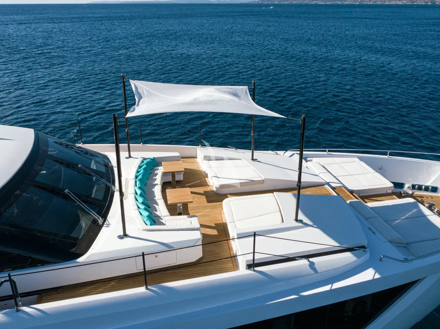 JAG'B - exterior 3