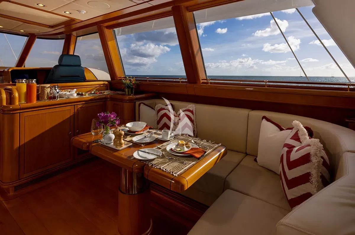 Hyperion - interior 6