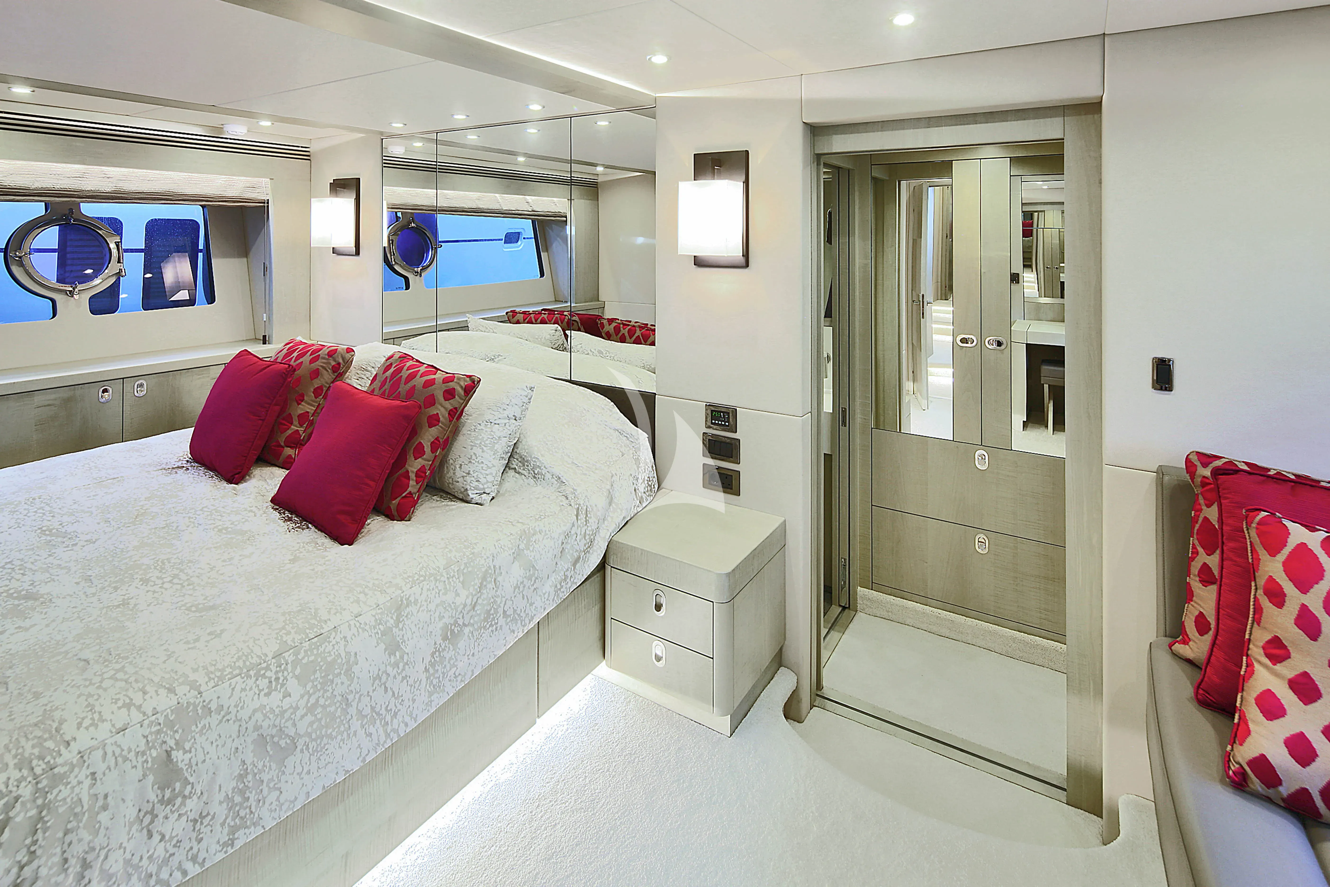 'RAOUL W' - interior 6