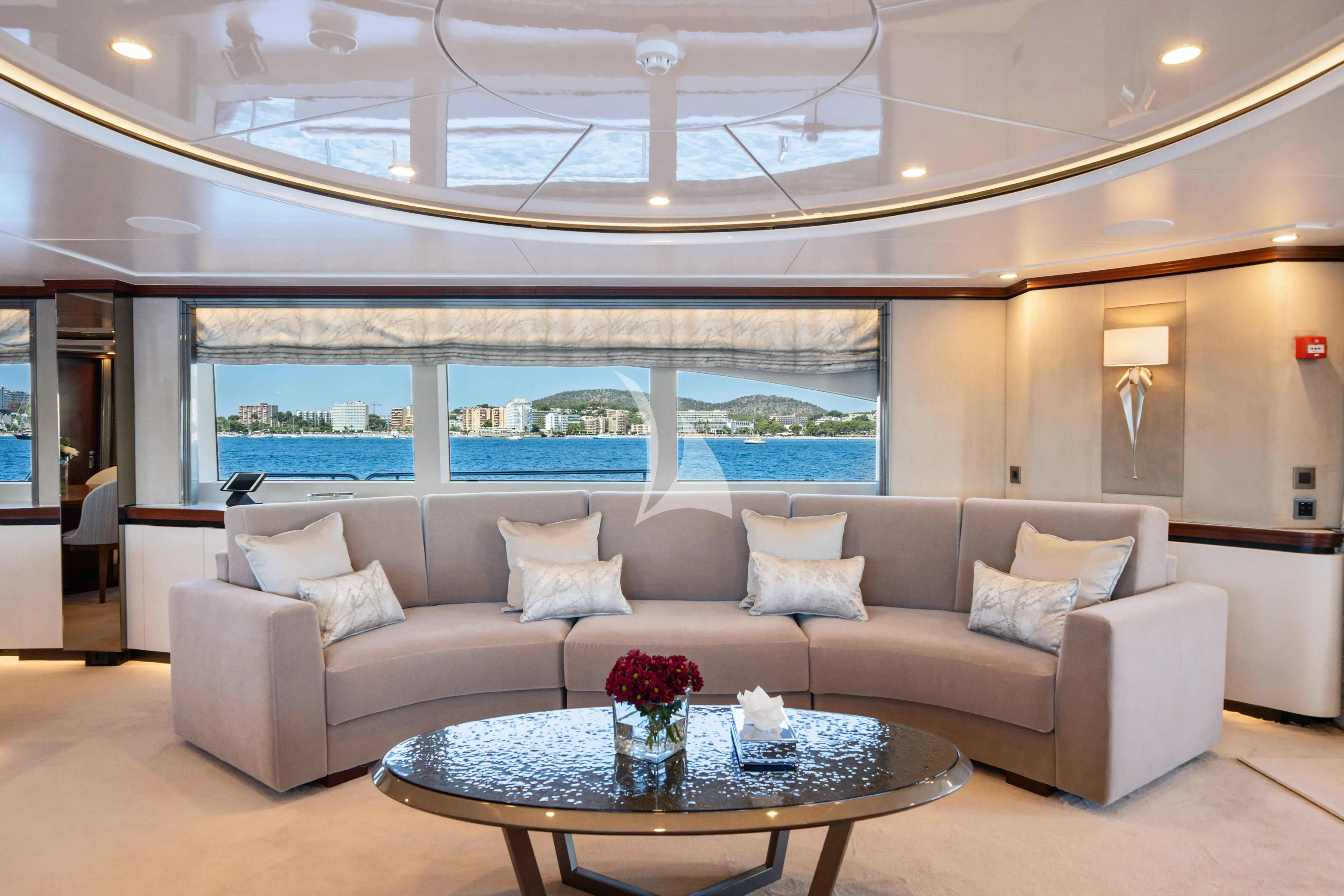Titian Pearl - interior 5