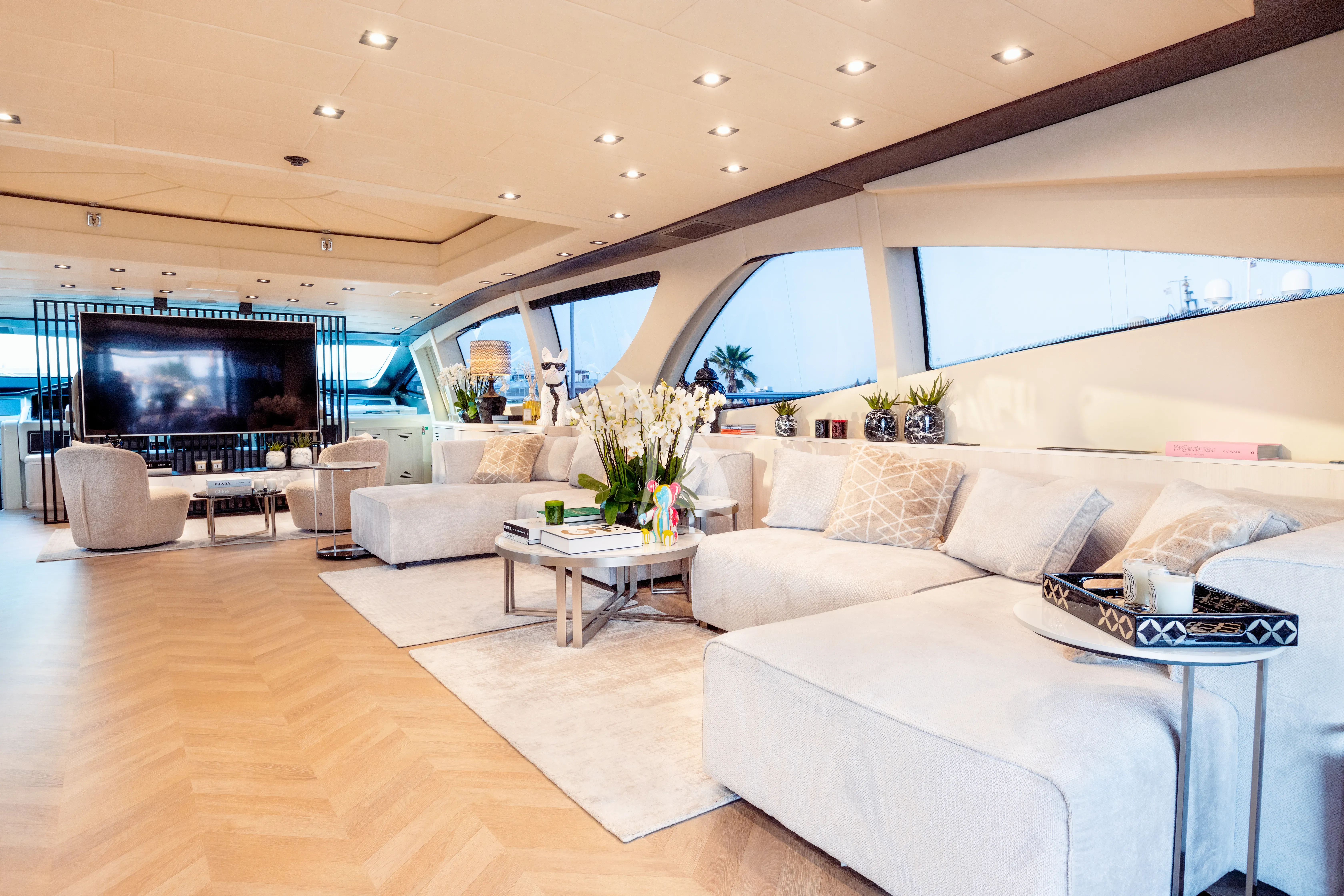 MRS GREY - interior 5