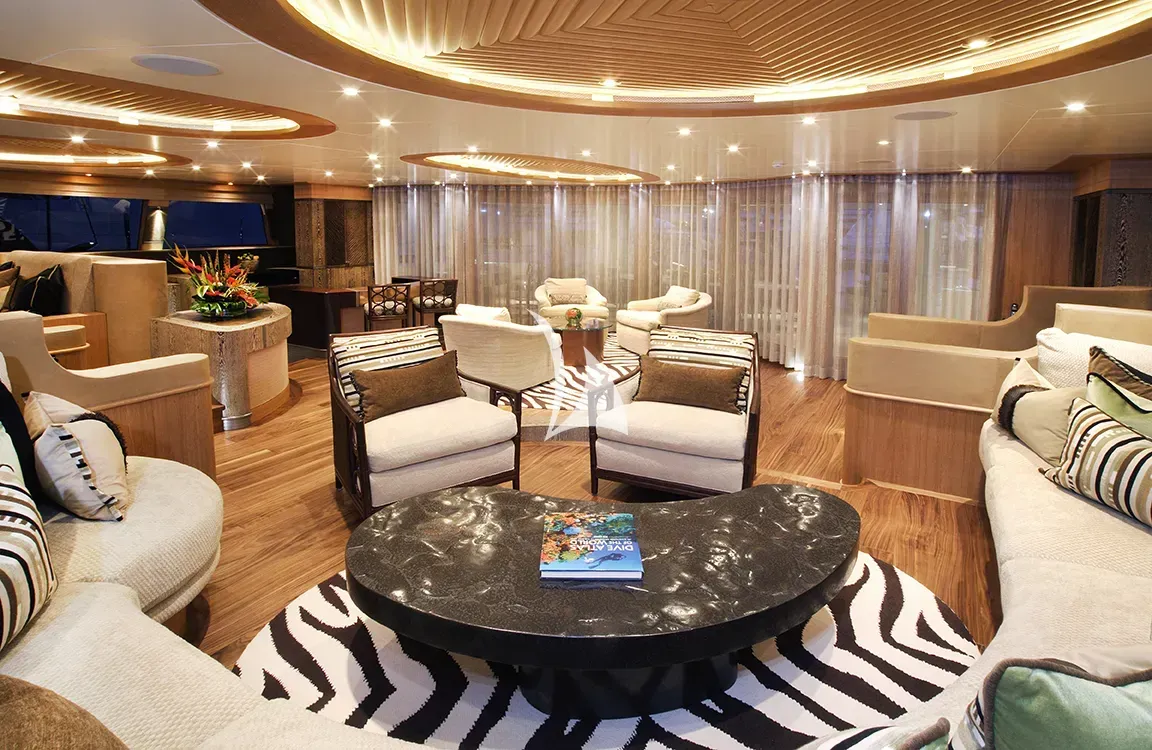 HEMISPHERE - interior 4