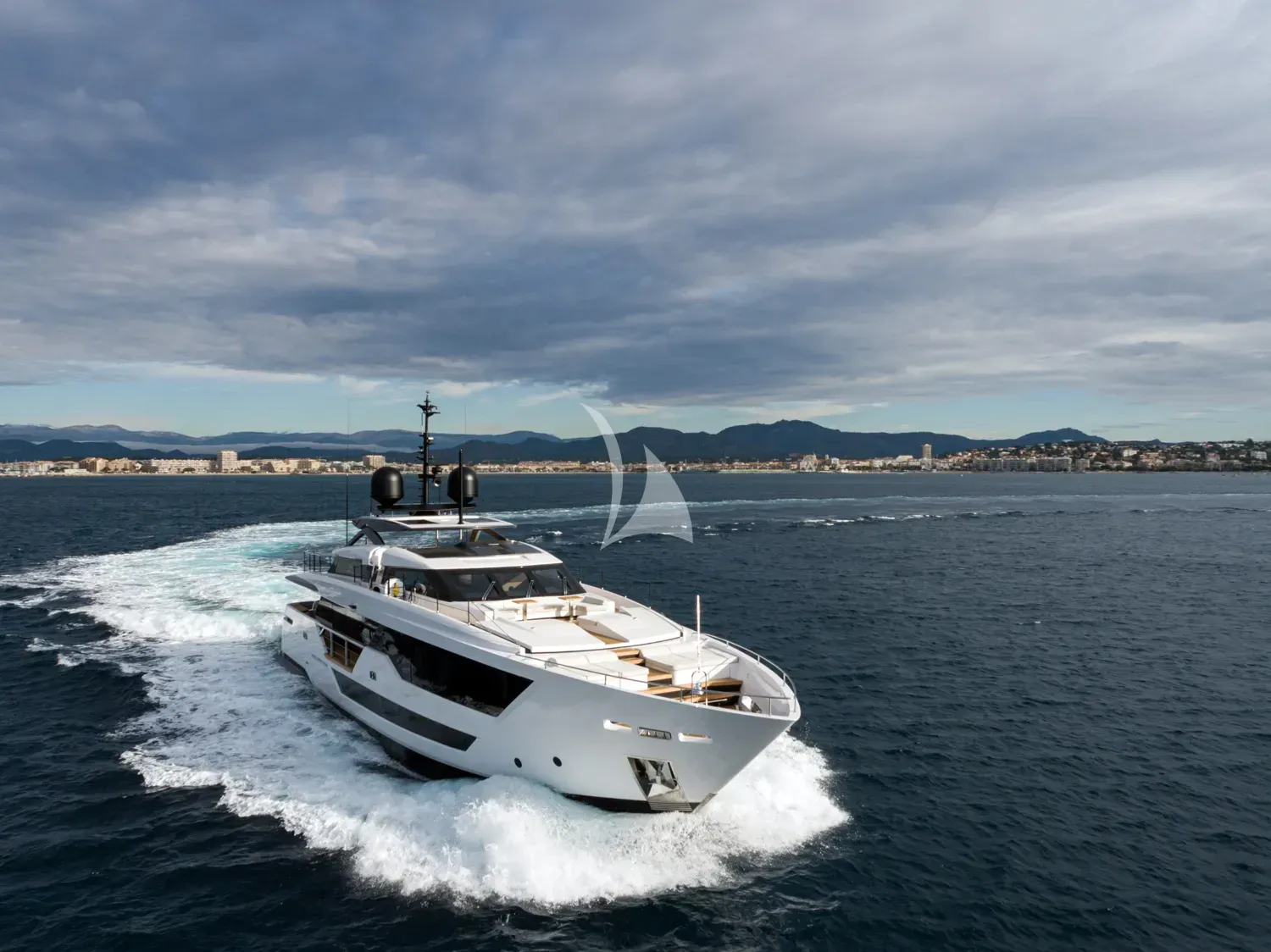 JAG'B - exterior 1