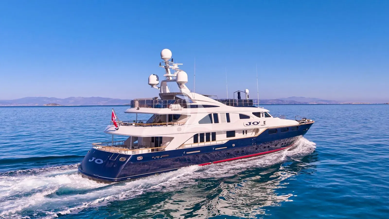 JO I luxury yacht