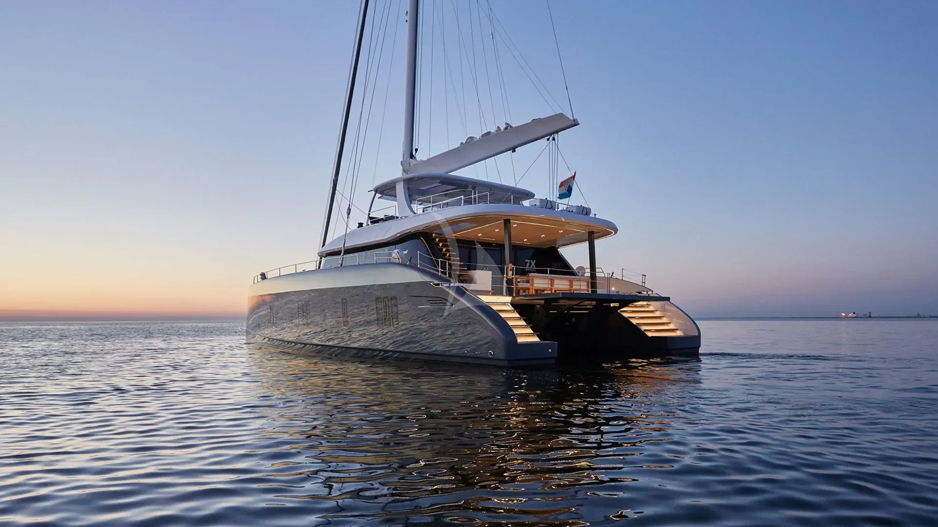 7X luxury yacht