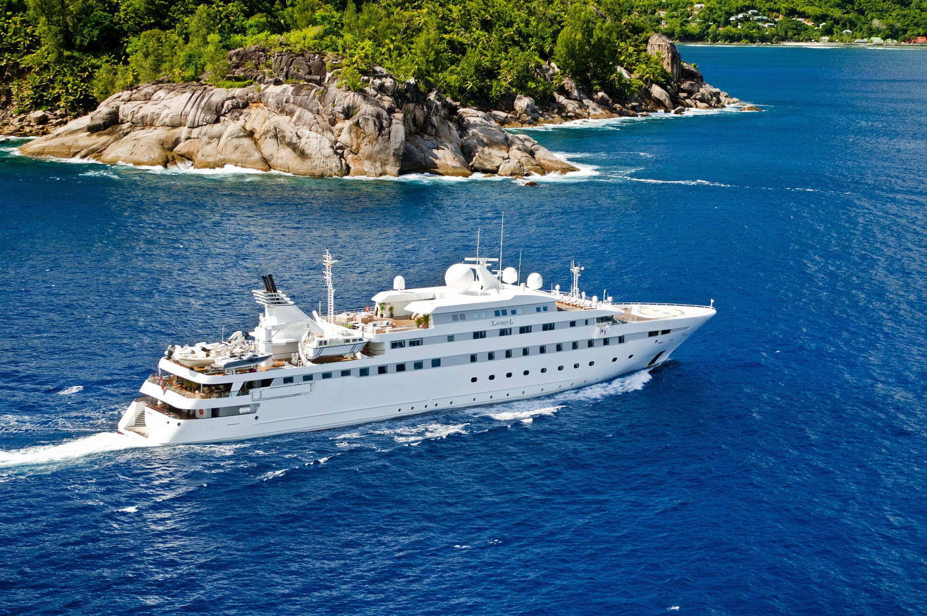 LAUREN L luxury yacht
