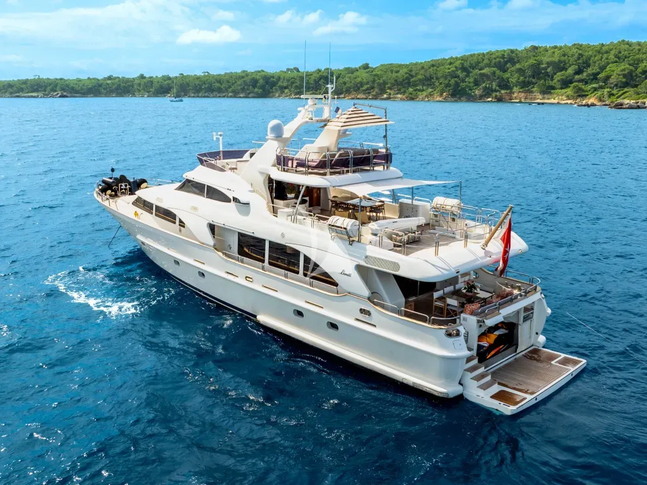 NEW STAR - exterior 1