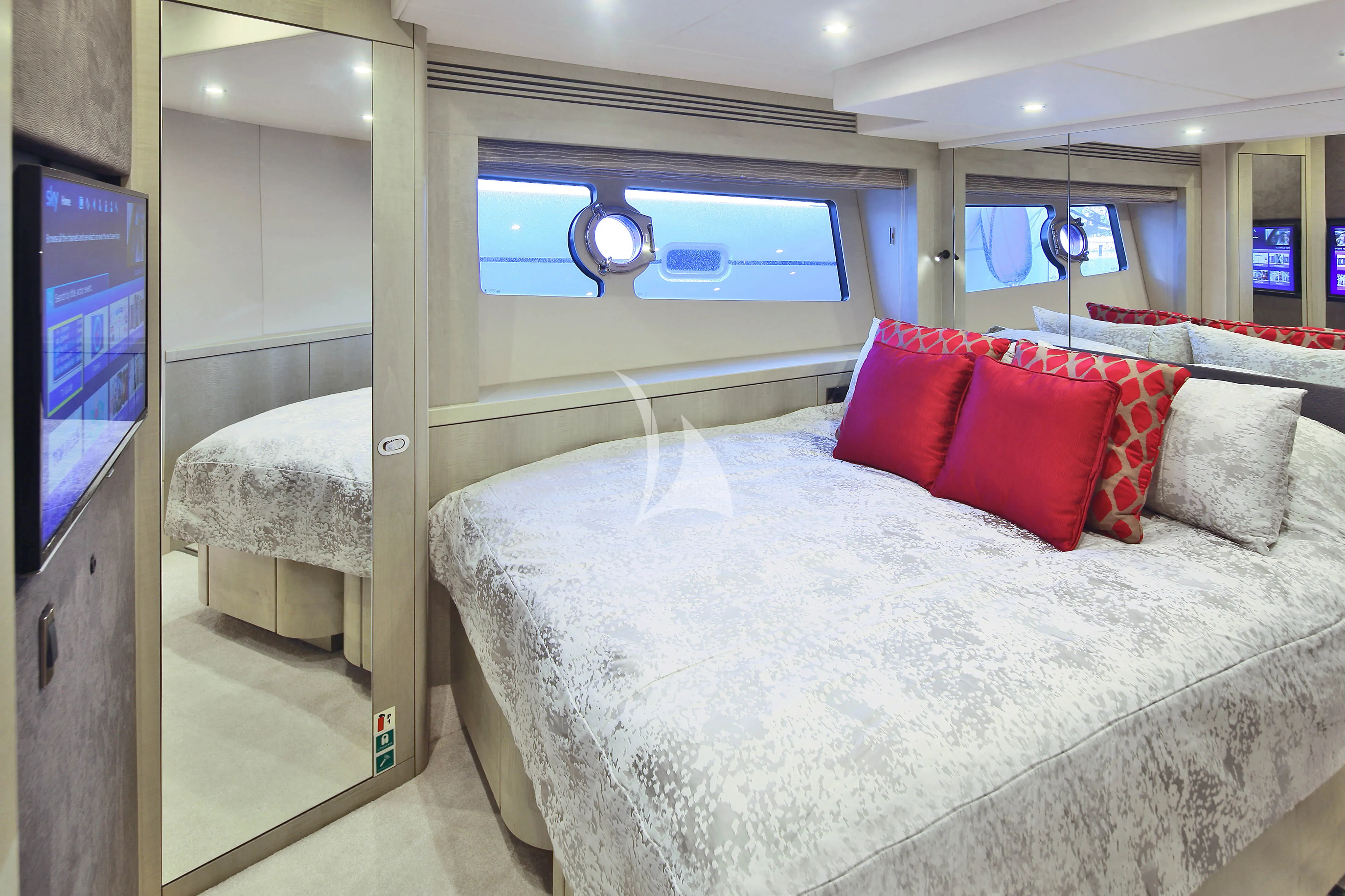 'RAOUL W' - interior 5