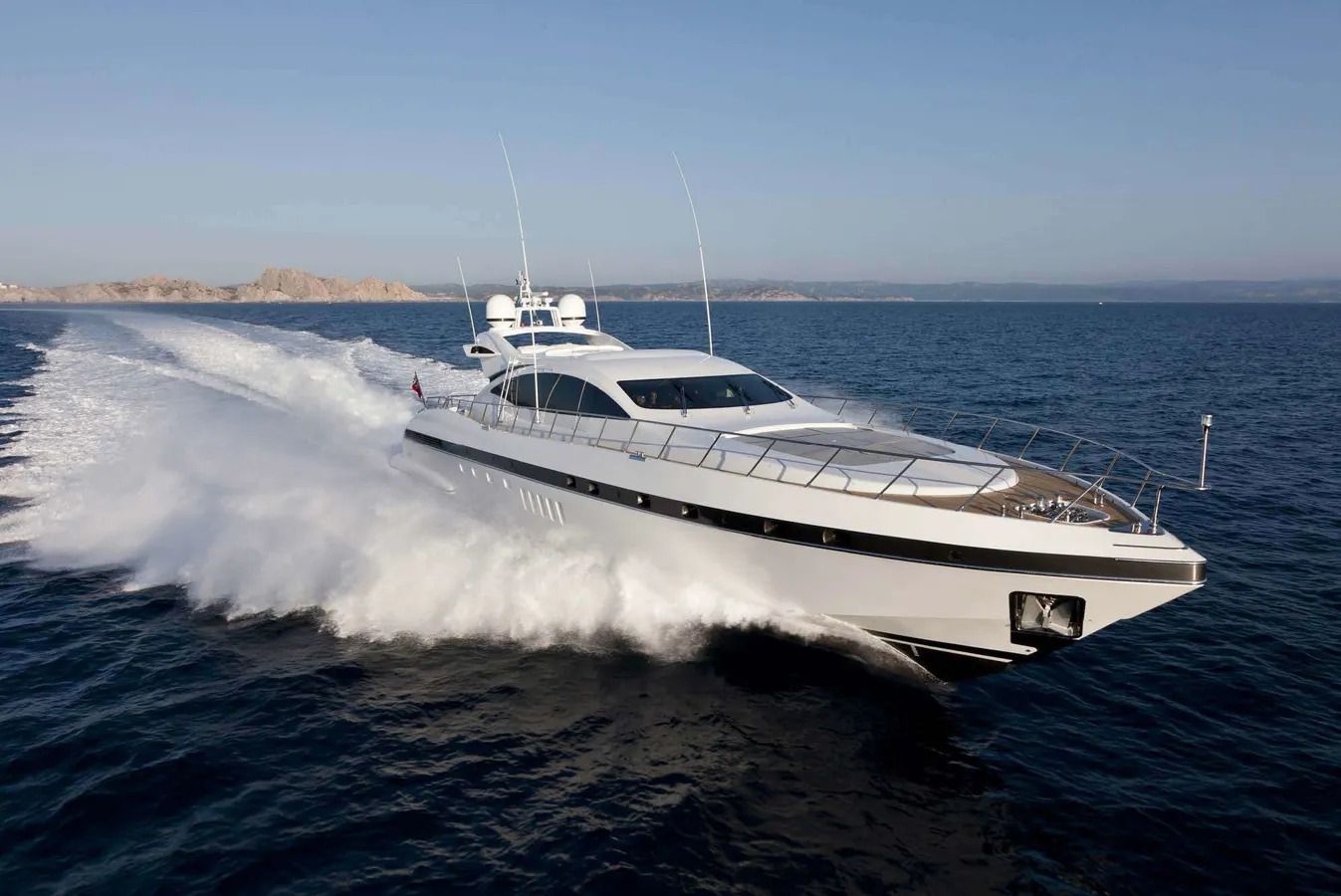 L'Esperance yacht interior